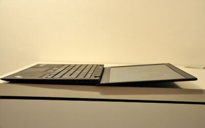 ThinkPad X1 Carbon Gen 9 số 1 cho dân văn phòng