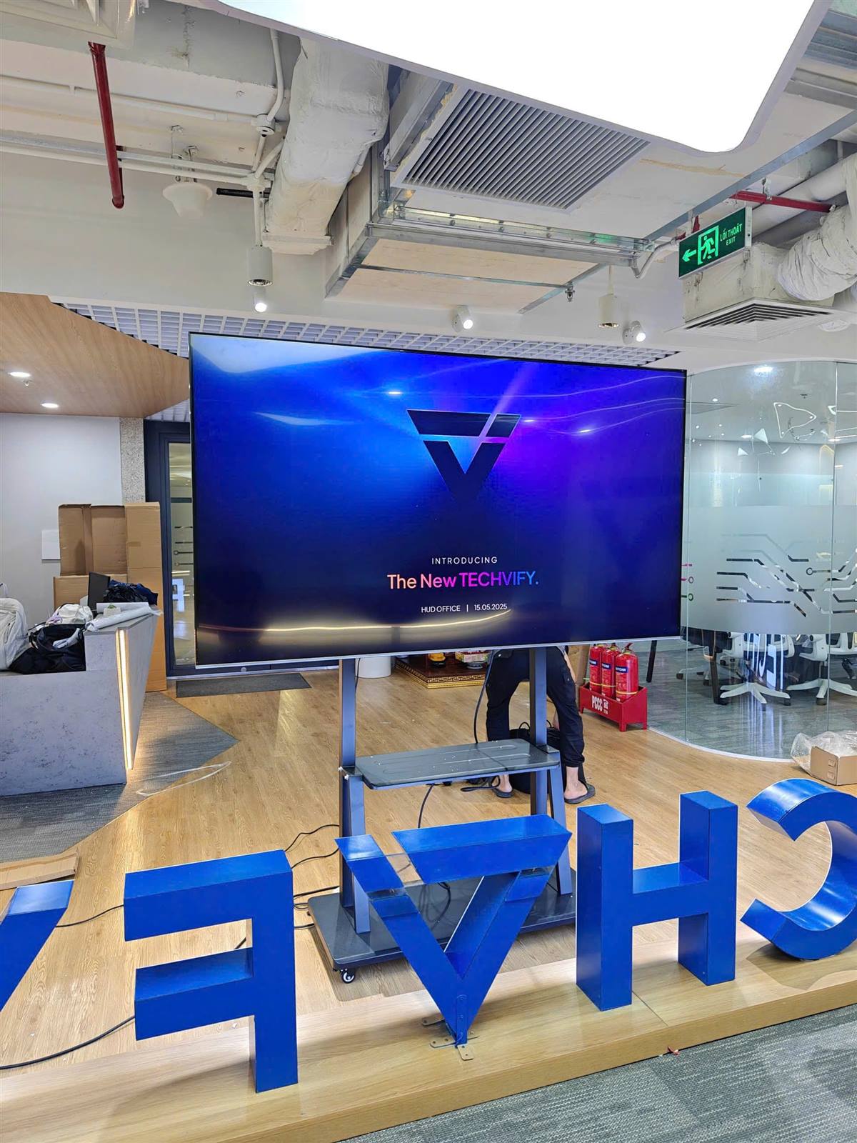 Cho thuê tivi màn hình lớn sự kiện ra mắt sản phẩm doanh nghiệp TPHCM - Techvify